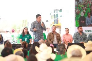 Ricardo Gallardo lleva obras que conectan, desarrollan y transforman al Altiplano potosino